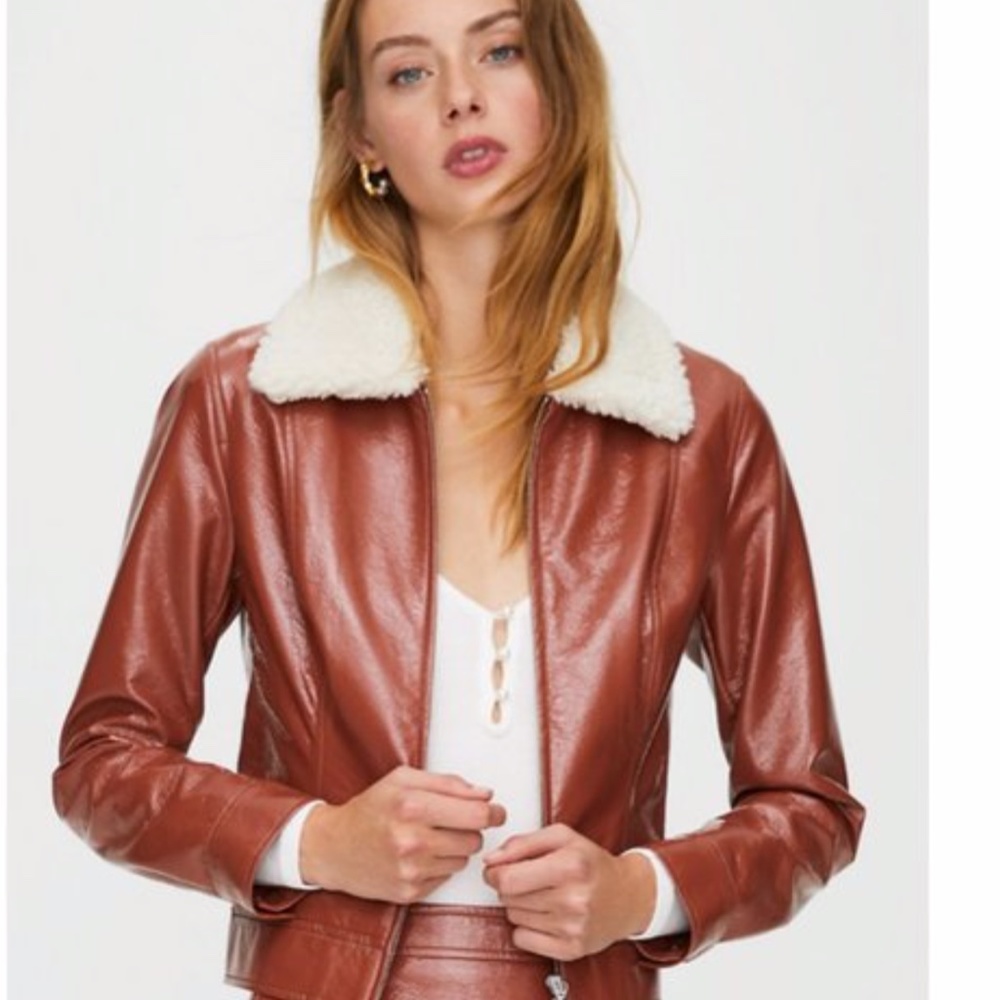 Aritzia Wilfred Tempest Cropped Vinyl Jacket